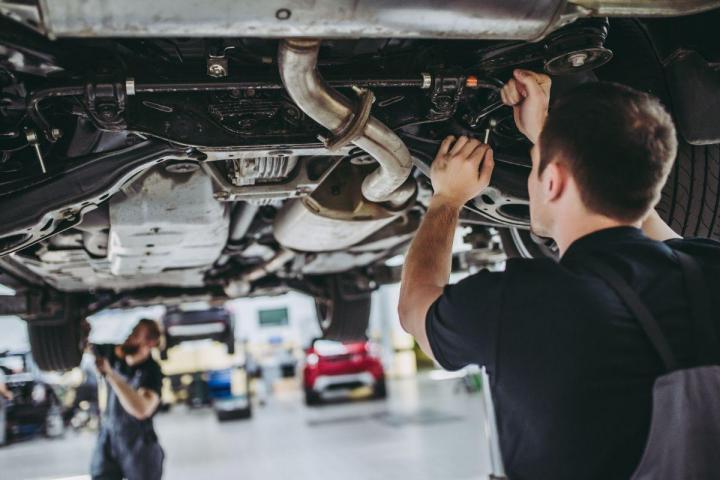 Situé à Saint-Pierre, notre garage est composé d’une équipe d’experts en réparation automobile.